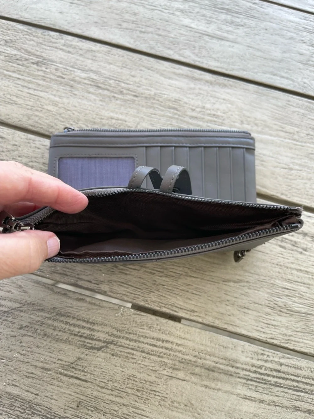 Roulens RFDI Women's Classic Gray Leather Zip Wallet Organizer